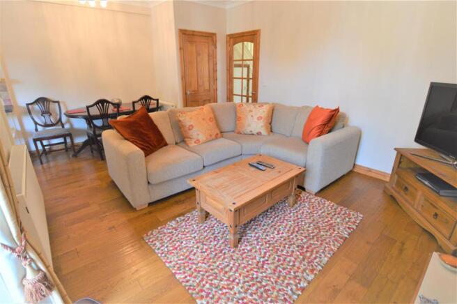 FAMILY/DINING ROOM