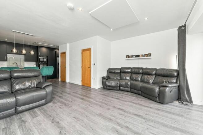 4 bed Town House for sale Image 4