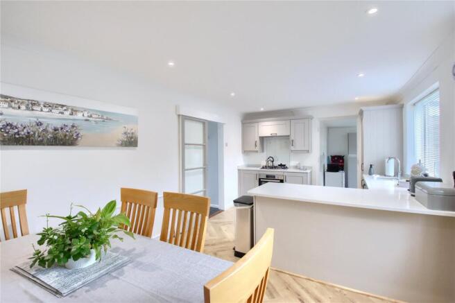 4 bed Detached for sale Image 5