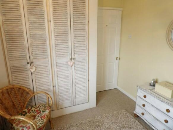 BEDROOM 2