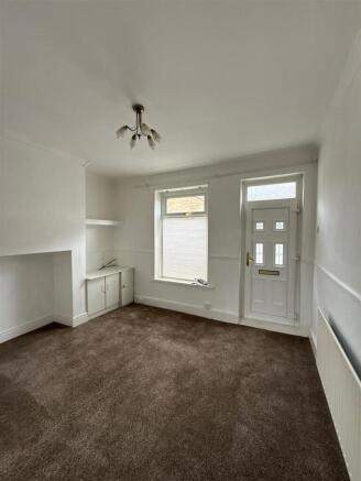 3 bed House to rent Image 5