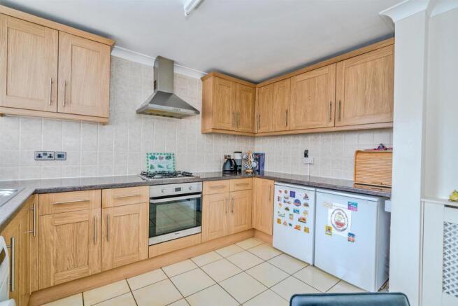 Dovedale, Cannock, WS11 5TF-5.jpg