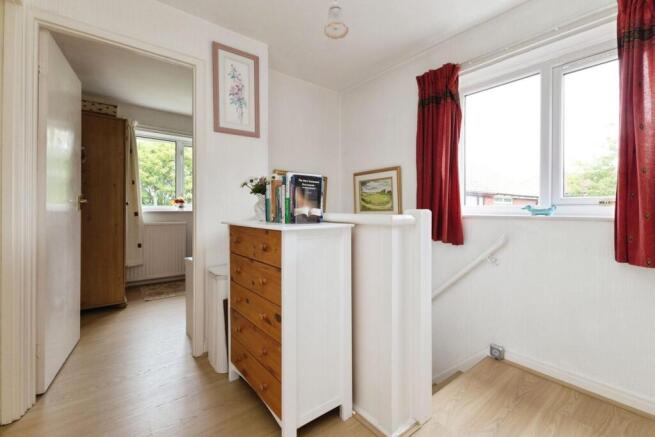 3 bed Semi-Detached for sale Image 9