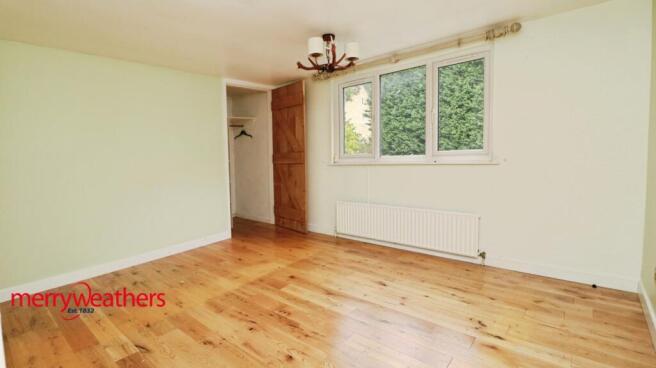 4 bed Detached Bungalow for sale Image 11