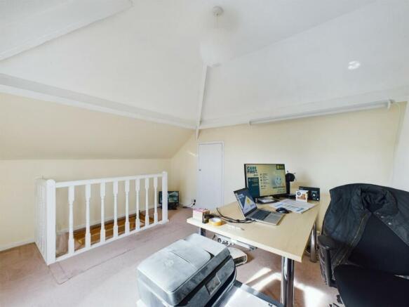 CAM01268G0-PR0119-STILL013.jpg
