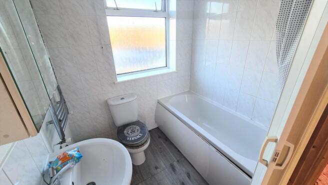 Family bathroom.