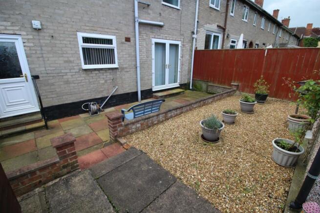 11 Bedale Ave-Rear3.JPG