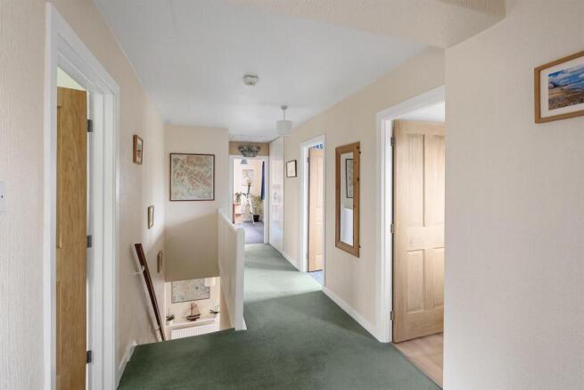 7 Harford Manor Close-23.jpg