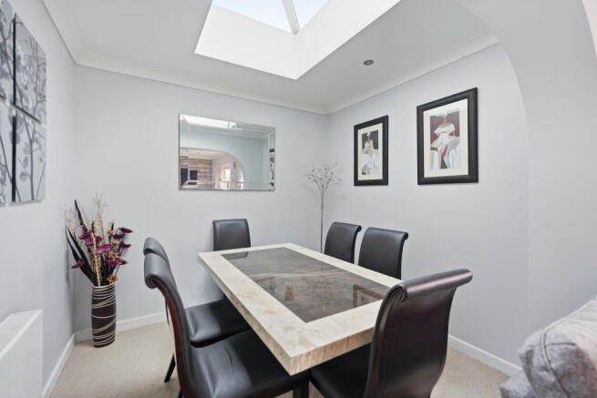 4 bed Detached for sale Image 7