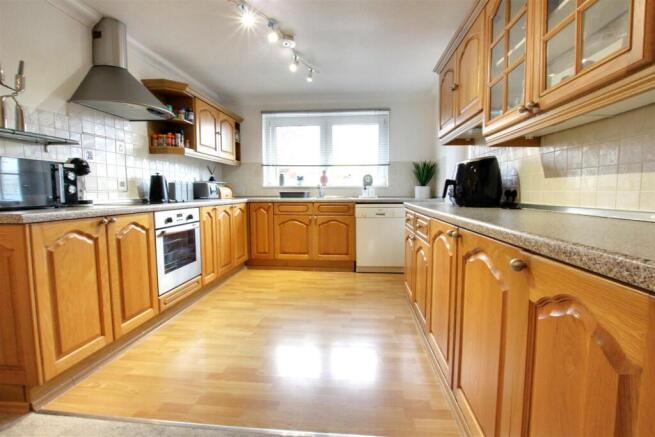 3 bed Detached Bungalow for sale Image 7