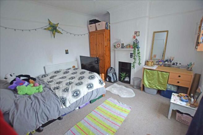 MIDDLE BEDROOM NO. 3