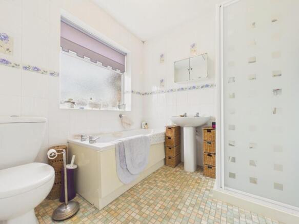3 bed Detached for sale Image 9