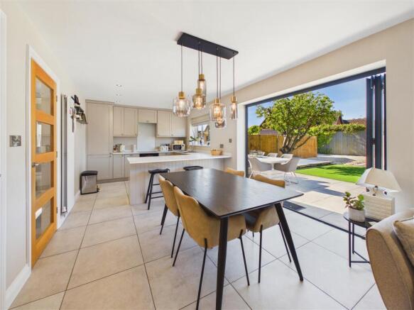 Living/Dining Area