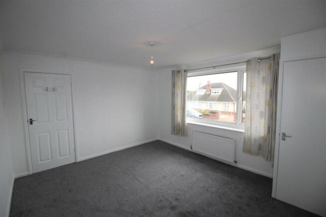 Sinclaire Court, 9 Bedroom One.JPG