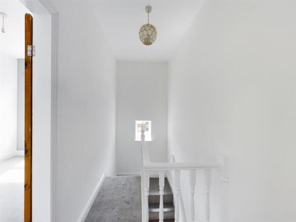 2 bed House to rent Image 8