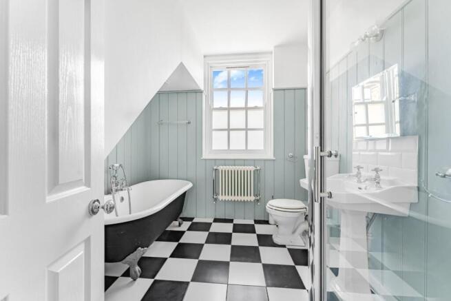 FAMILY BATHROOM.jpg