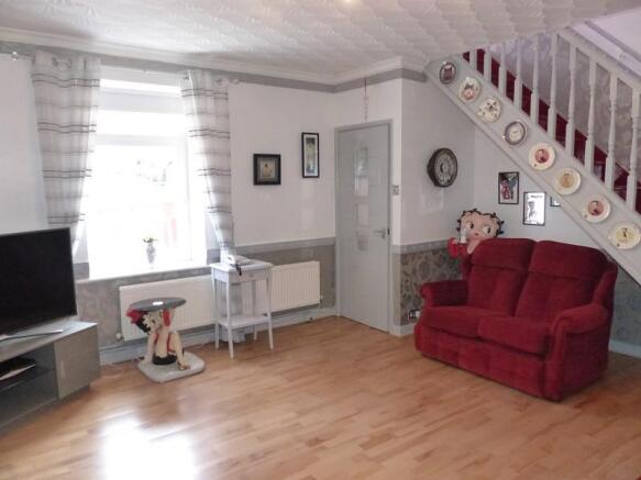 Lounge/Dining Room