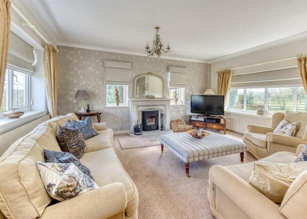 Awbridge House-lounge1.jpg