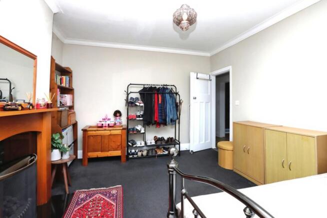 4 bed Bungalow for sale Image 8