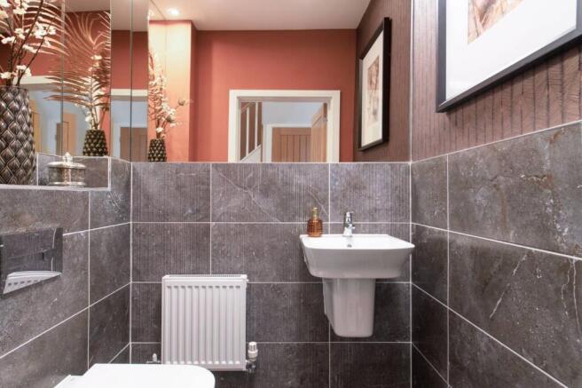 5 bed Detached for sale Image 10