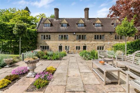 Stuart Way, East Grinstead, West Sussex, RH19