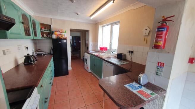 1 bed House Share to rent Image 5