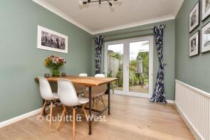 52, Kingscroft Road, Leatherhead KT22 7BU