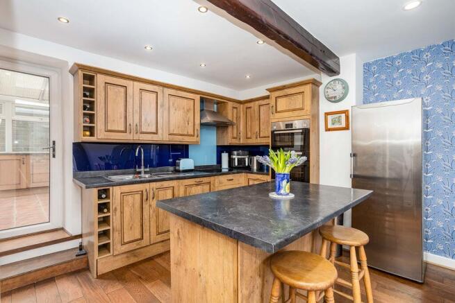 3 bed Semi-Detached for sale Image 8