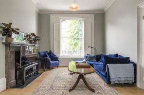 Flat 9, Wisley Court, Beaufort Gardens, London SW3 1PW