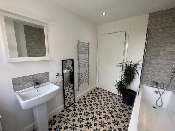 4 bed Terraced for sale Image 11