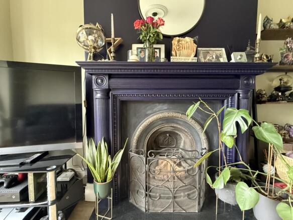 2 bed Semi-Detached for sale Image 6
