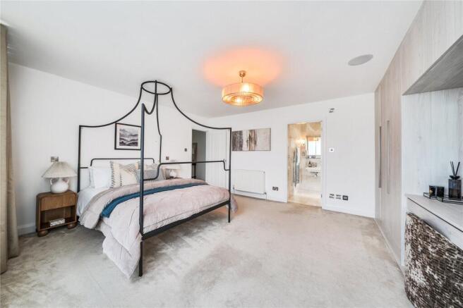 3 bed Apartment for sale Image 12