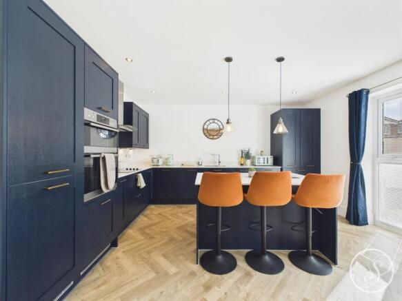 4 bed Detached for sale Image 10