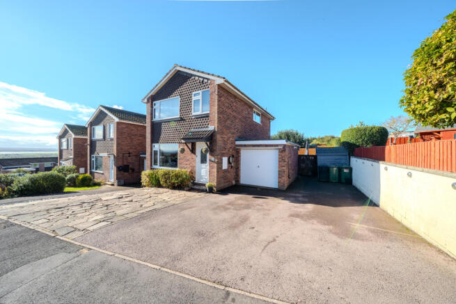 Detached with Severn estuary views | Lydney | Rea