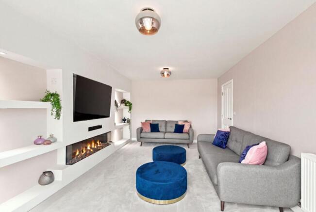 5 bed Detached for sale Image 5