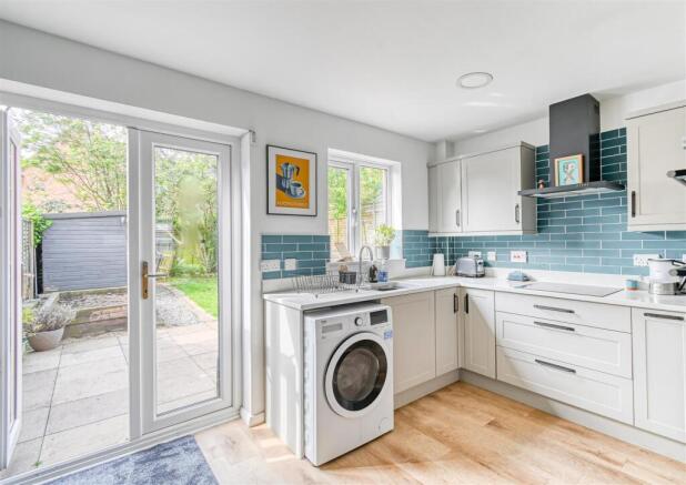24 Wardle Close-01.jpg