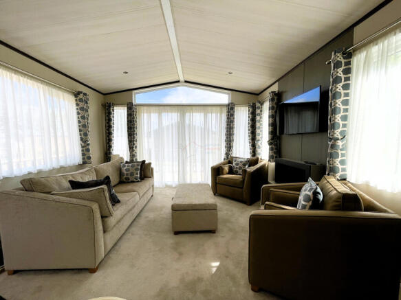 Lounge .JPG