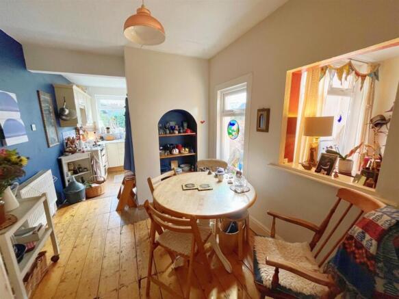 Dining area through to kitchen.jpg