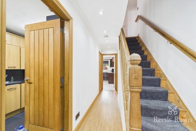 4 bed Detached for sale Image 10