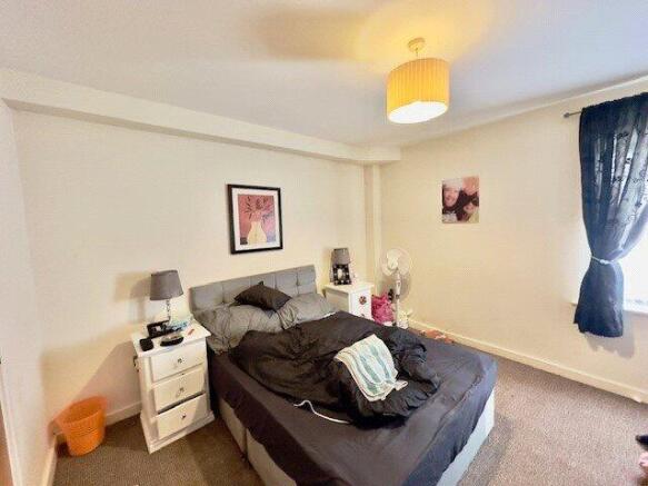 2 bed Flat for sale Image 8