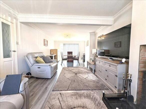 Lounge/dining room