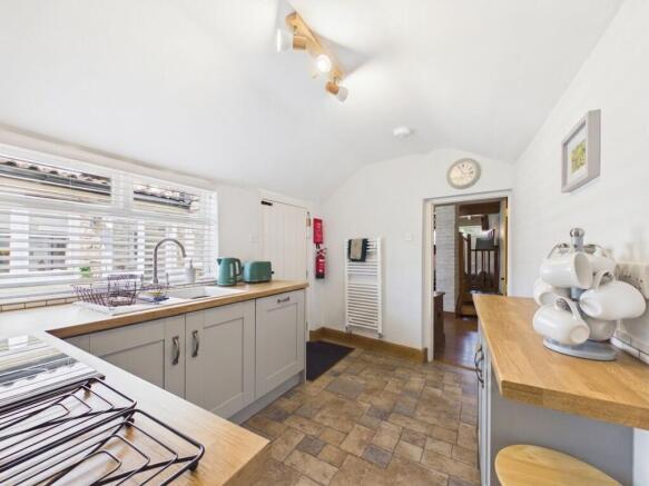 2 bed Terraced for sale Image 5