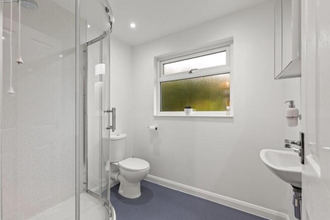 SHOWER ROOM 01.jpg