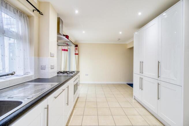Kitchen - EweMove Swindon South