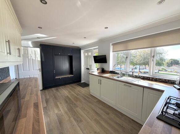 Parkwood Drive, Sudbury, Suffolk photo 4