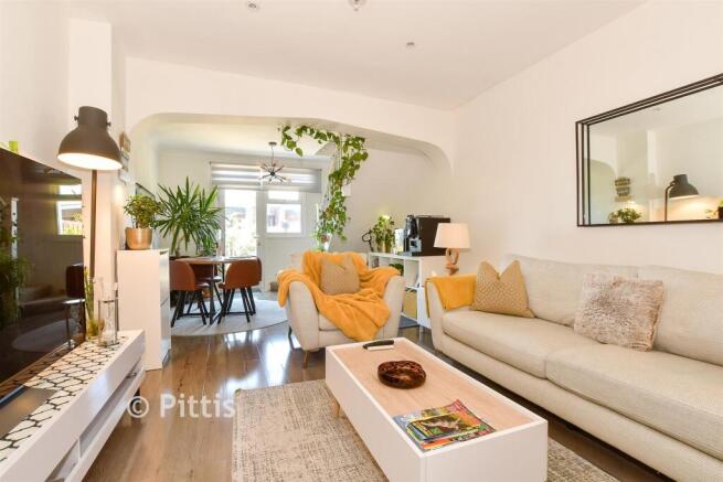Lounge/ Dining Area
