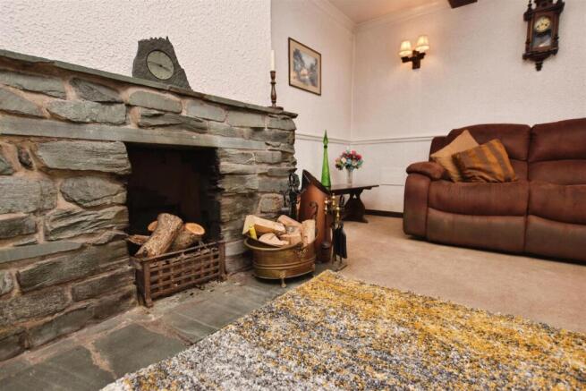 4 bed Semi-Detached for sale Image 6