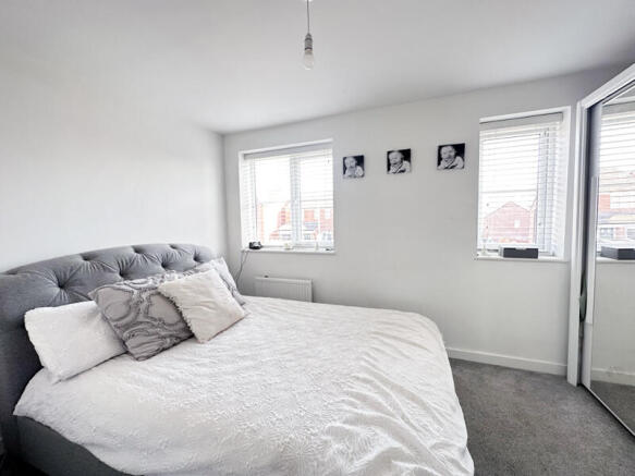 2 bed Town House for sale Image 6
