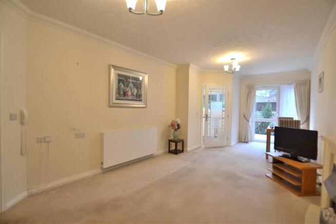 Living Room 1.JPG