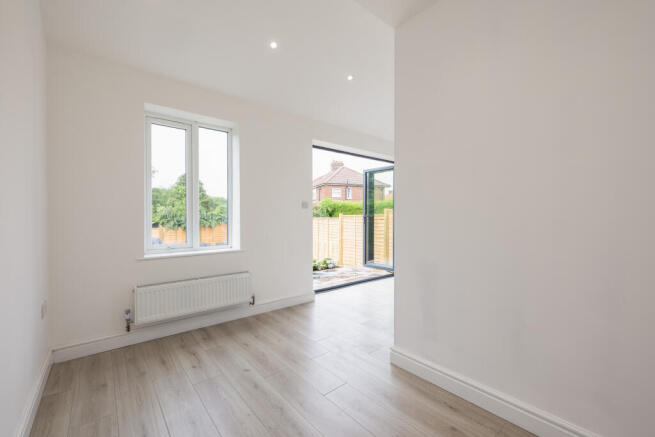 3 bed Semi-Detached for sale Image 7